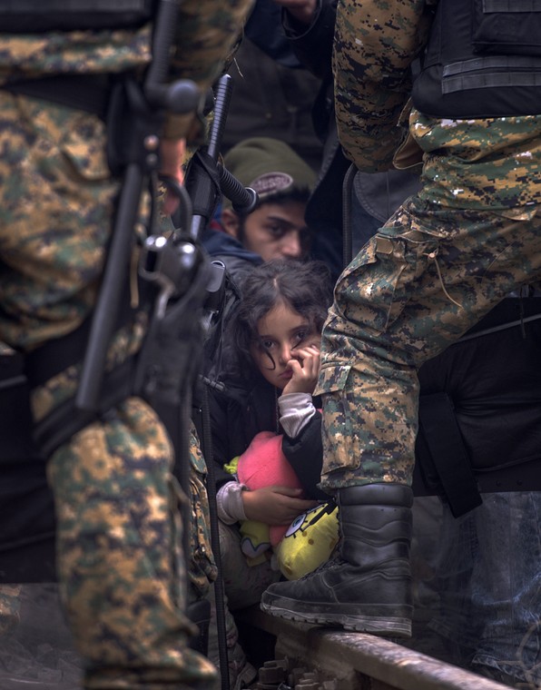 Nielegalni imigranci zablokowali granicę Grecji z Macedonią