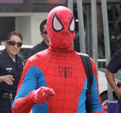 Spider-Man powalczy z Jaszczurem na Manhattan Bridge