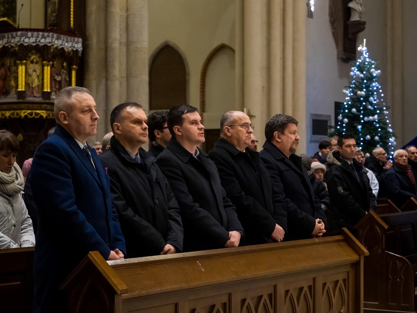 Arcybiskup Łodzi modlił się za duszę Pawła Adamowicza