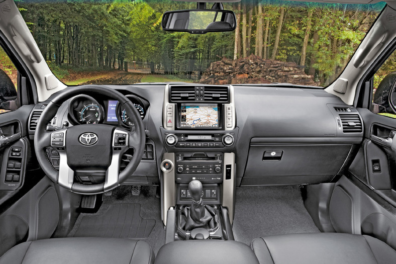 Toyota Land Cruiser 3.0 D-4D - Do lasu i do opery