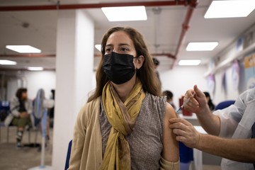 Emlékeztető covid-oltás: gyengítheti az immunrendszert