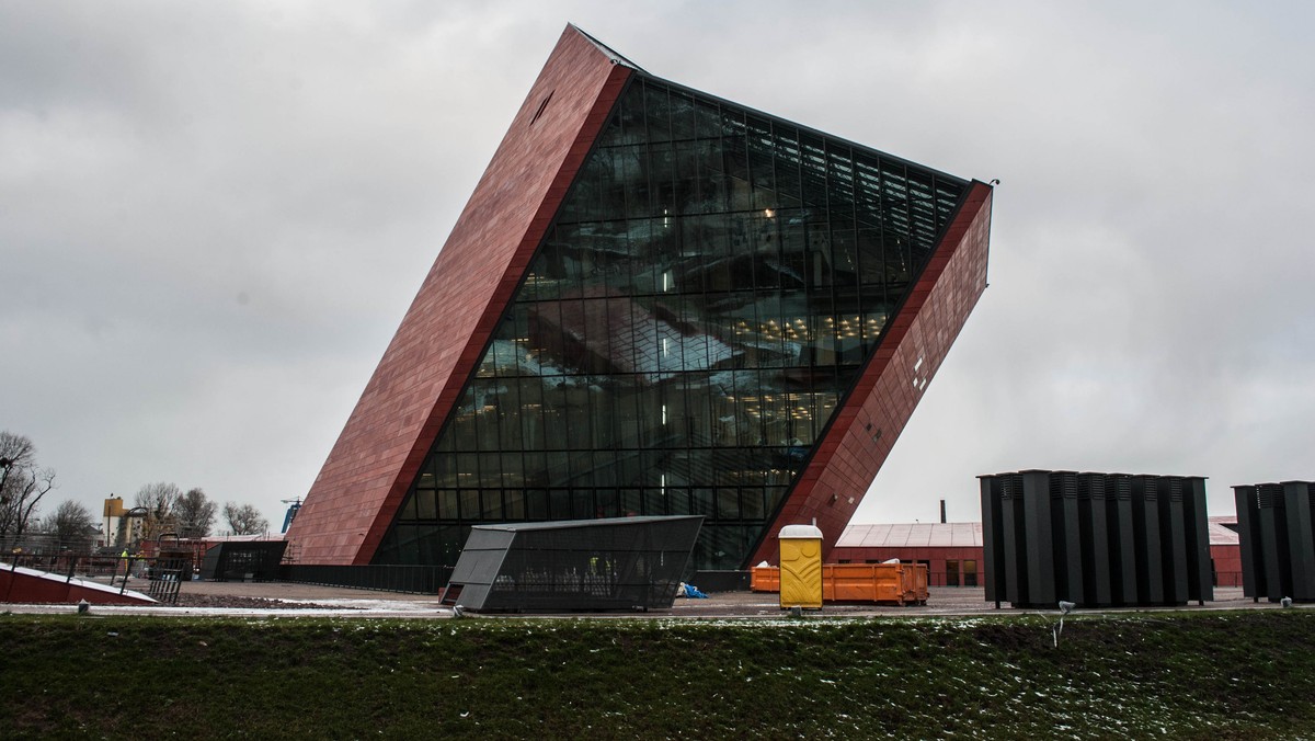 Ponad 154 tysiące osób obejrzało wystawę główną Muzeum II Wojny Światowej w Gdańsku w ciągu trzech pierwszych miesięcy, jakie upłynęły od udostępnienia publiczności tej ekspozycji. Muzeum cieszy się niesłabnącą popularnością, zwłaszcza w weekendy.