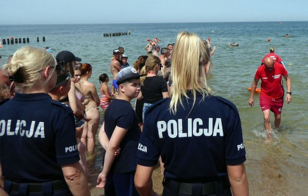 4-latka zgubiła się na plaży w Mielnie. Przeszła kilometr, zanim ją odnaleziono