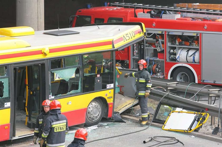 Masakra w stolicy! Autobus z dziećmi spadł ze skarpy!