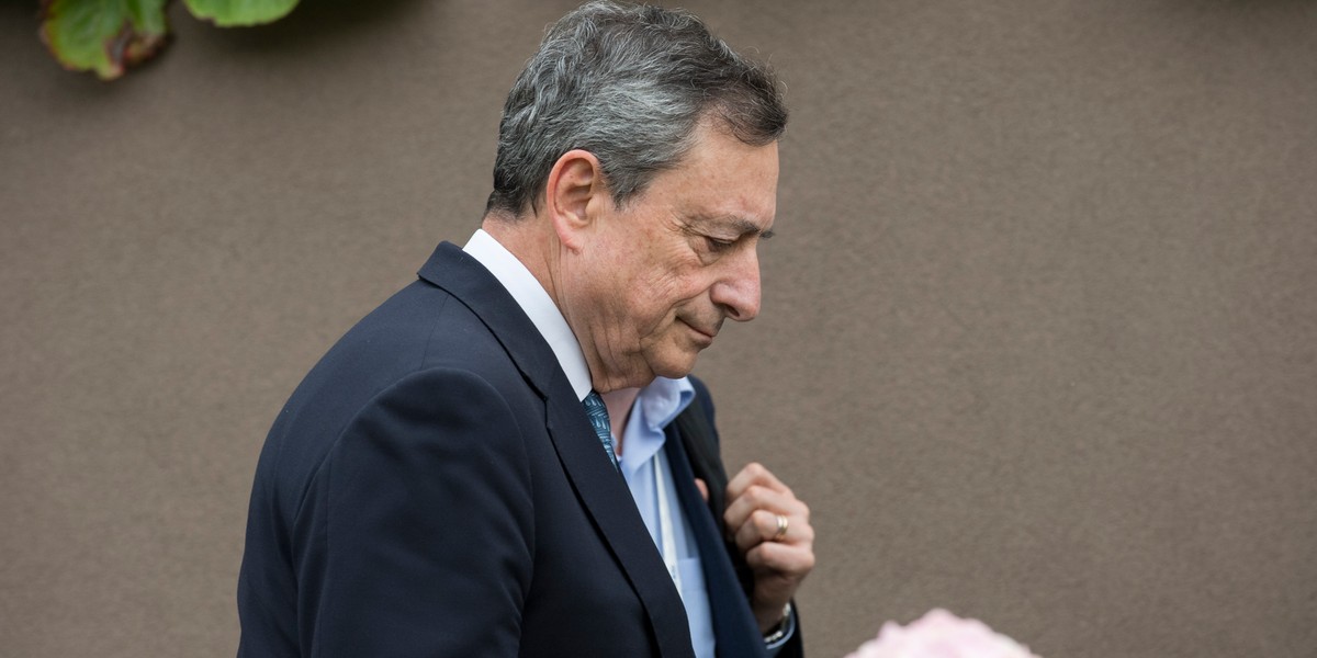 Mario Draghi, szef Europejskiego Banku Centralnego, jest zdania, że spowolnienie w Europie będzie trwalsze, niż wcześniej się spodziewano. Euro zapikowało