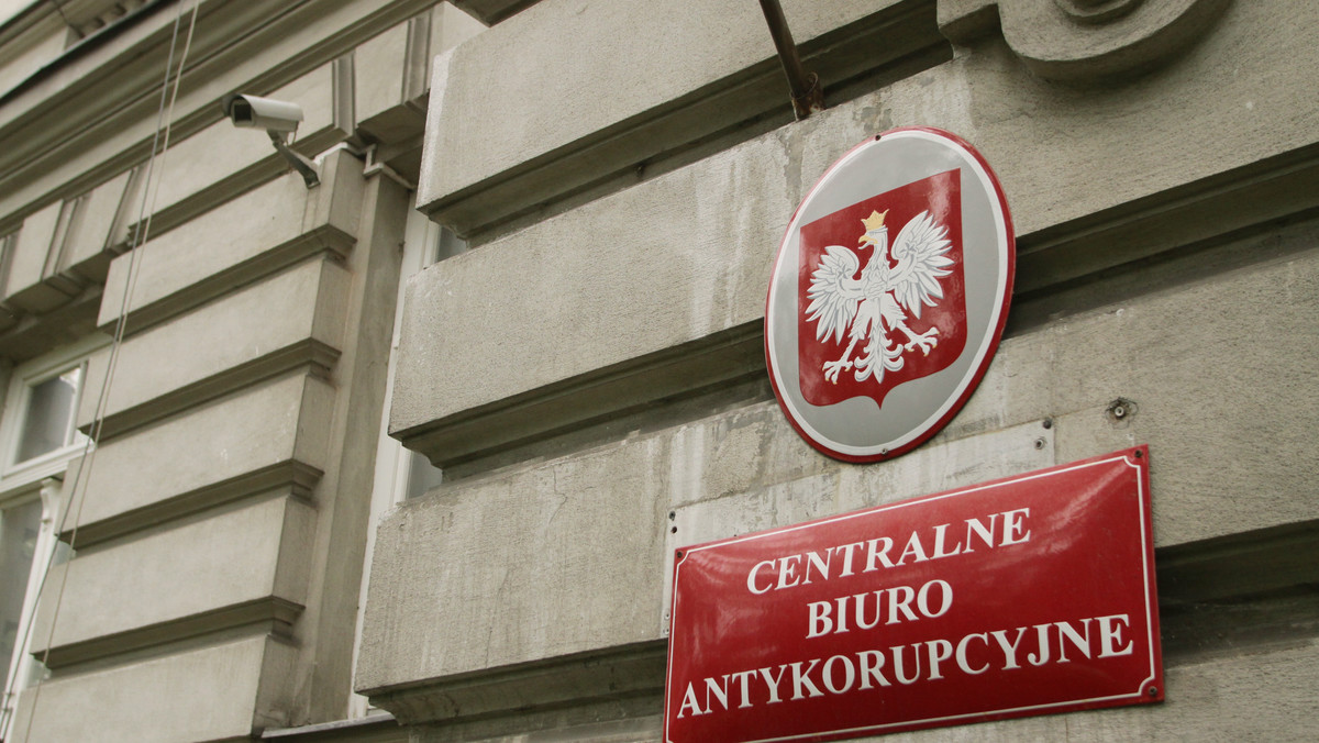 Centralne Biuro Antykorupcyjne zatrzymało dziewięć osób podejrzewanych o zmowy przetargowe. Mieli doprowadzać do niekorzystnego rozporządzenia finansami kilku gmin w Polsce.
