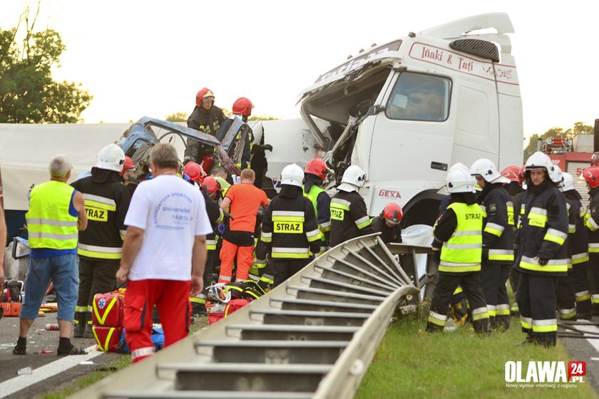 Koszmarny karambol na autostradzie A4 pod Oławą