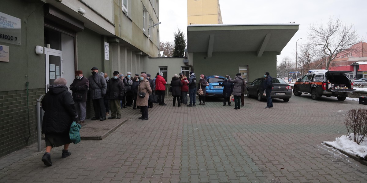 Ważny apel lekarzy POZ do seniorów. Chodzi o szczepienia