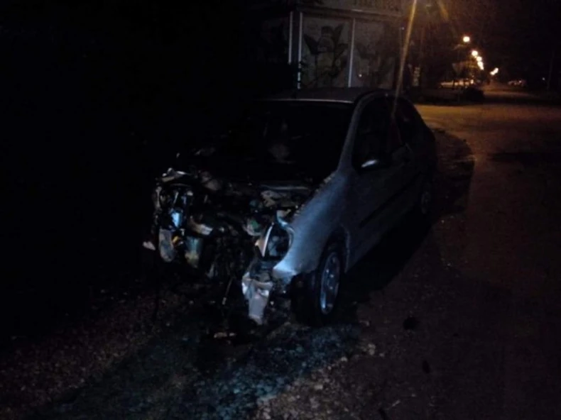 Smrskan zadnji deo automobila