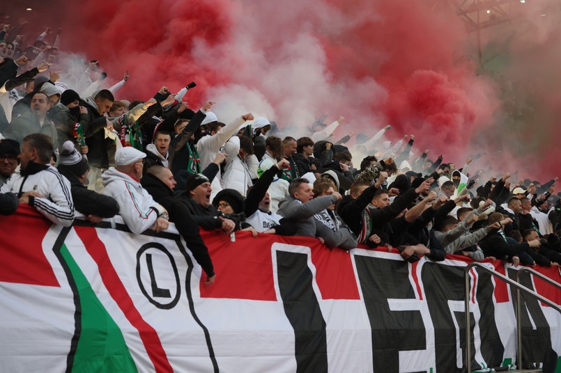 Kibice Legii Warszawa w trakcie meczu z Chelsea Londyn