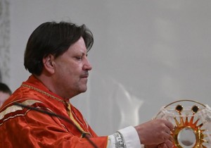 Sveštenik u Sloveniji