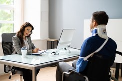 Od kwietnia ZUS wypłaca 1431 zł. Ma 14 dni na wydanie decyzji