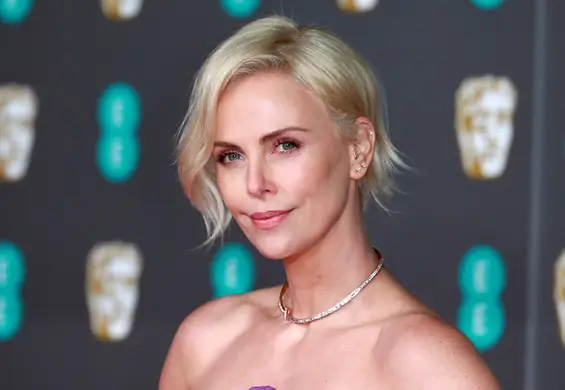 Charlize Theron. Burzliwe życie gwiazdy, której droga na szczyt była wyjątkowo kręta