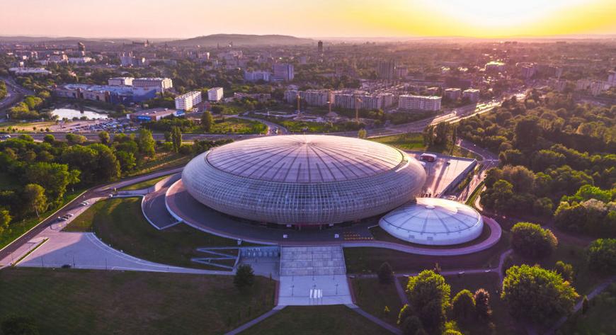 Krakowska arena daje sponsorowi tytularnemu bardzo wiele możliwości wizerunkowej ekspozycji marki.