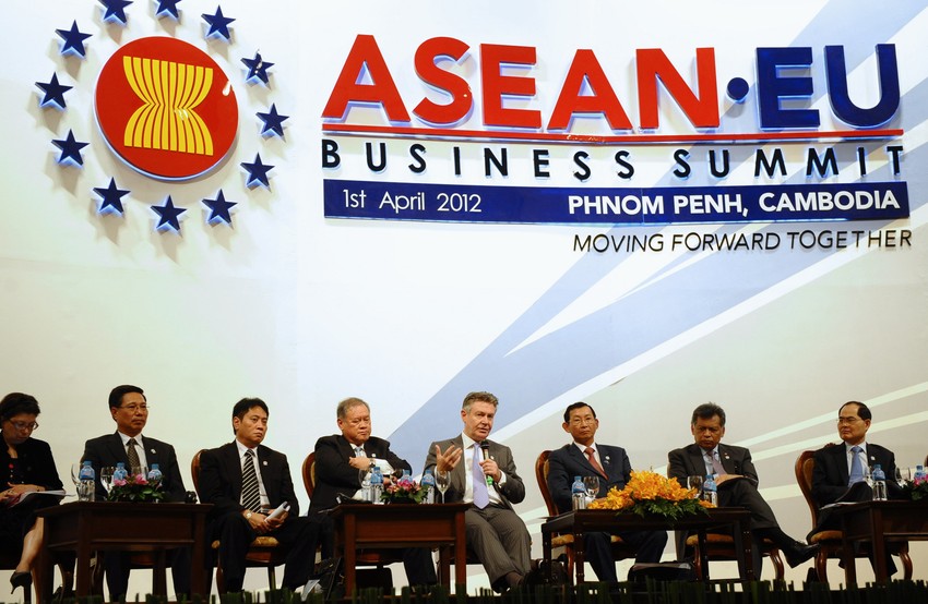 Učesnicima samita obratio se i Karel de Guht, evropski komesar za ekonomsku saradnju