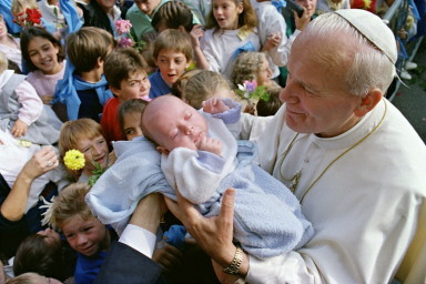 FILES-VATICAN-POPE-BABY
