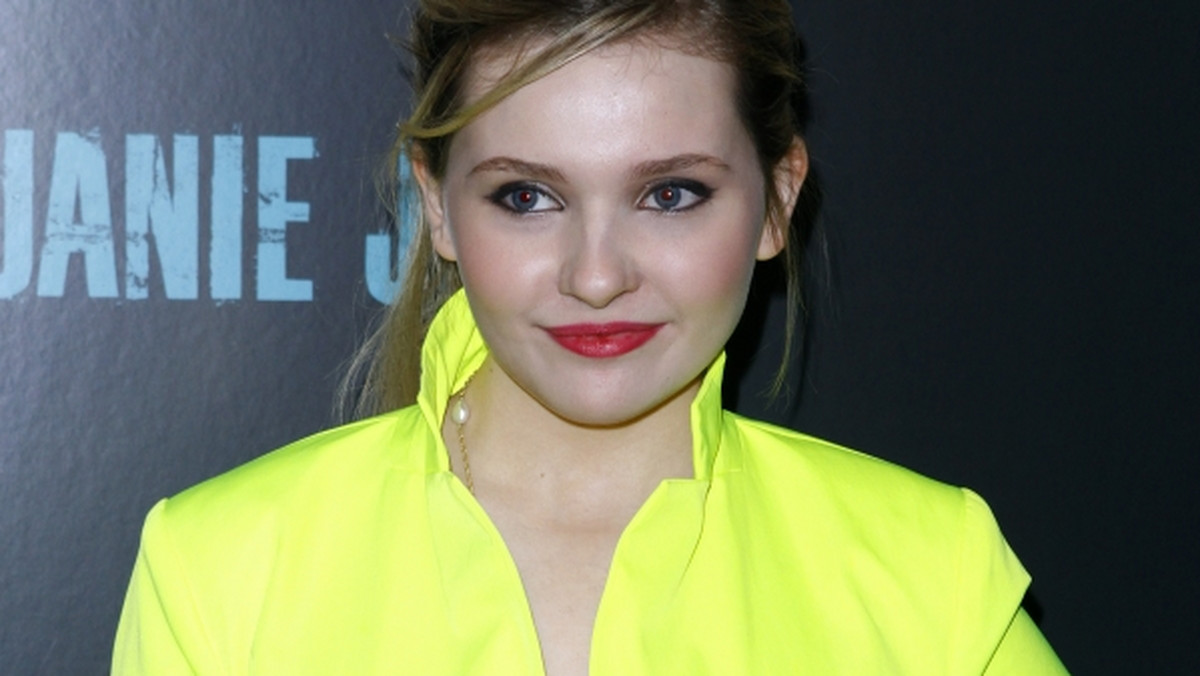 Abigail Breslin - ma 15 lat, wygląda na 25 - zajawka