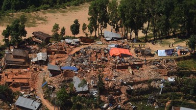 KE zwiększyła pomoc humanitarną dla Nepalu