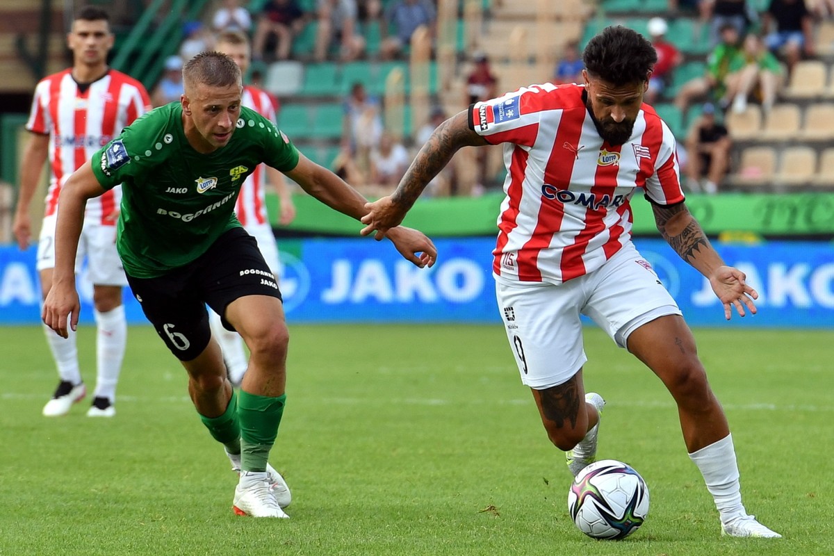 Piłkarz Górnika Janusz Gol i Marcos Alvarez