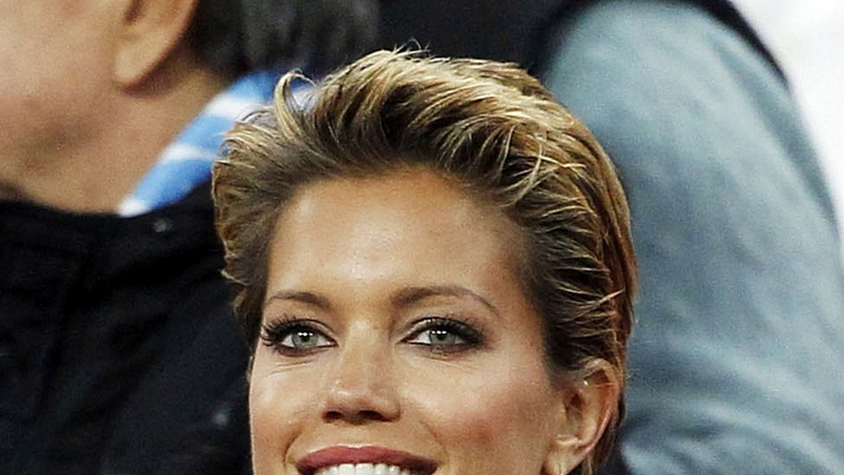 Sylvie van der Vaart dopinguje męża