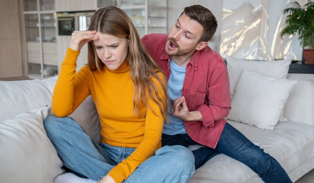 DARVO koristi zlostavljač kako bi prebacio odgovornost za zlostavljanje na žrtvu istog.