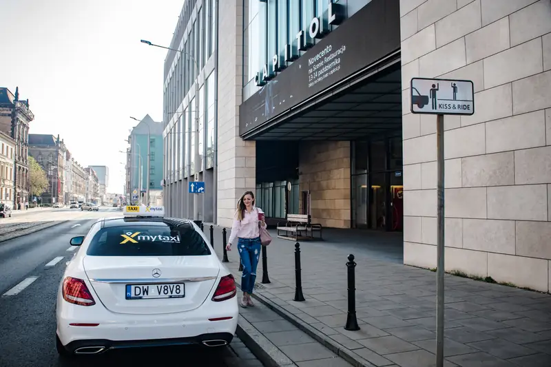 mytaxi jest pierwszą aplikacją, która łączy pasażerów z kierowcami taksówek w pobliżu