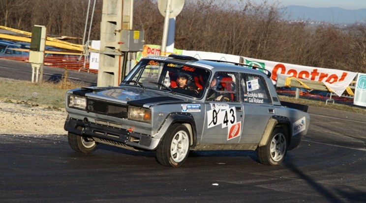 97 Lada is található a mezőnyben