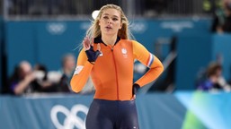 jedna z najpiękniejszych uczestniczek igrzysk olimpijskich zarabia krocie na rozpinaniu zamka w stroju sportowym