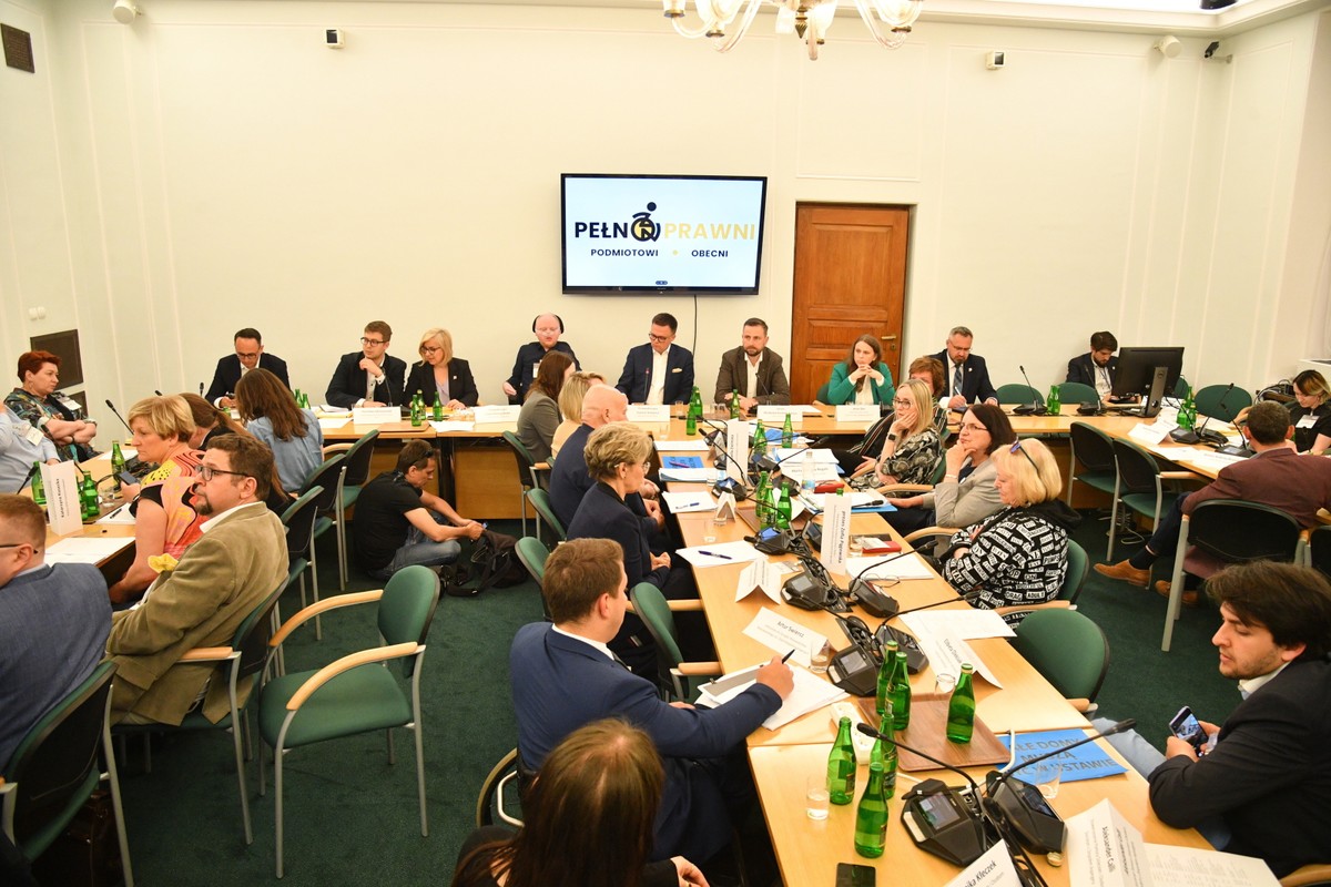 Wysłuchanie na temat sytuacji osób z niepełnosprawnością i ich opiekunów