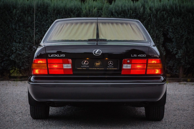 Lexus LS 400 – wyjątkowa historia wyjątkowo długiej limuzyny