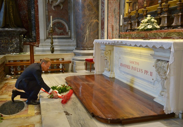 Donald Tusk w Bazylice św. Piotra