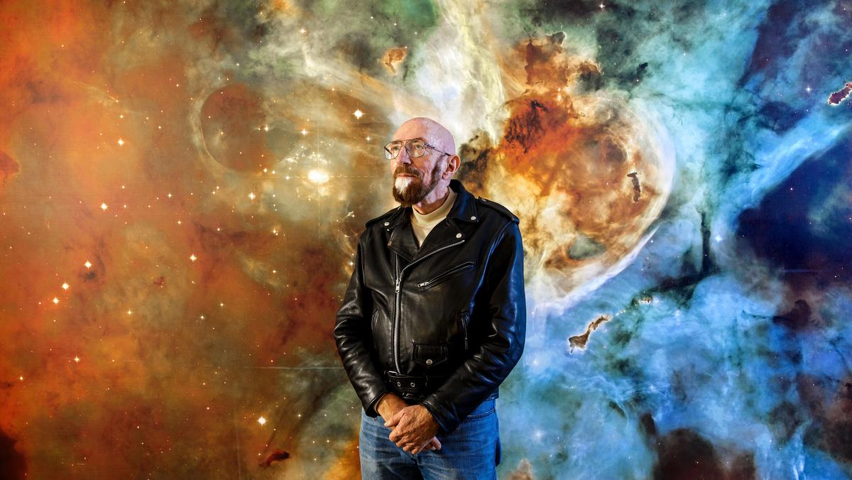 PASADENA - CA - NOVEMBER 11, 2014 - Astrophysicist Kip Thorne photograph in front of a stellar mural