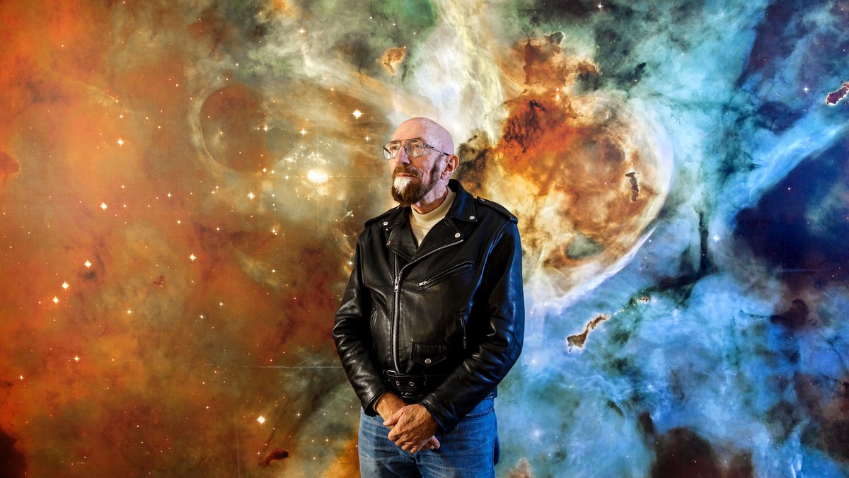 PASADENA - CA - NOVEMBER 11, 2014 - Astrophysicist Kip Thorne photograph in front of a stellar mural