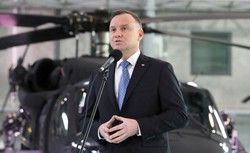 Prof. Strzembosz policzył, ile razy prezydent Duda złamał konstytucję