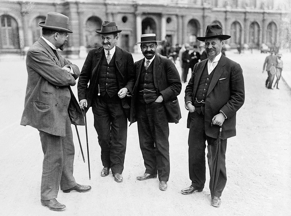 Javnost je bila ogorčena na policijsku istragu sumnjajući u to da im nije ni stalo do slike: inspektori na mestu zločina