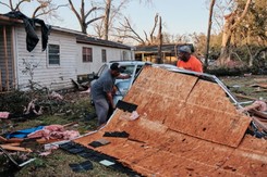 Tornado w Alabamie zabiło co najmniej sześć osób. Znaczne straty materialne