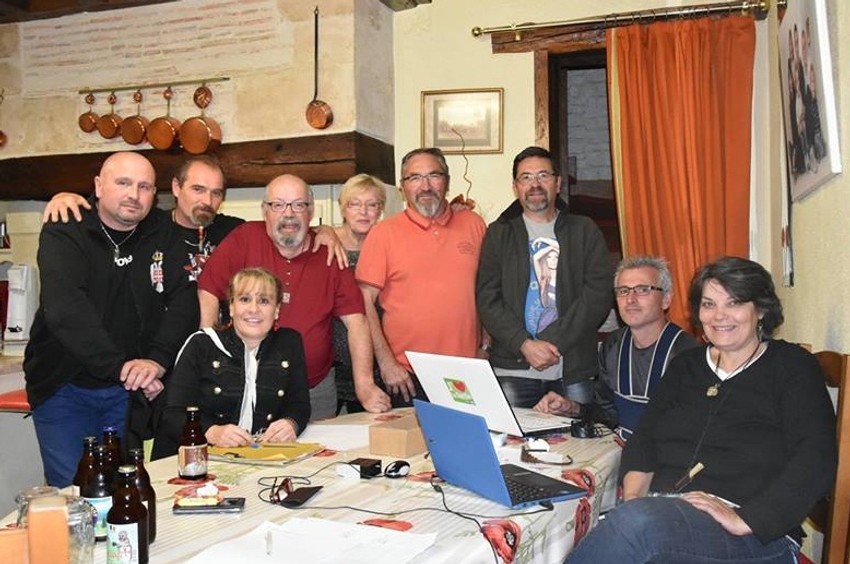 Sedište udruženja nalazi se u gradiću Šampinji na Marni kraj Pariza, a upravni odbor čine predsednik Louis Fournier, potpredsednik Frédéric Plantegenest, blagajnik Jean-Claude Berger, sekretar Véronique Gianeri i predstavnica članova Edwige Ouvrard. Tu su i administrativni članovi Franck Rulleau, Josiane Dran, Dany Beger i Hervé Martin