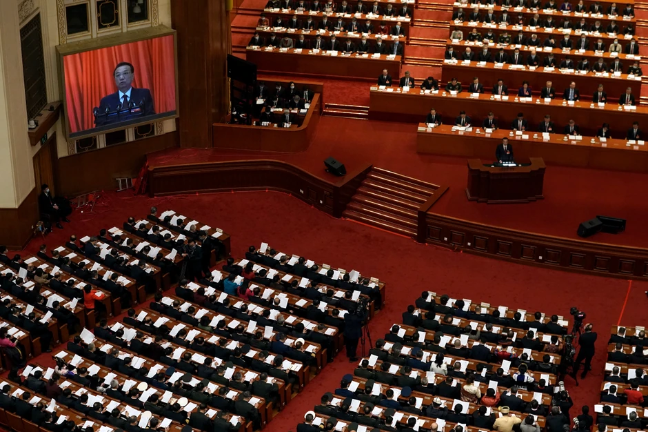 Premijer Li za govornicom