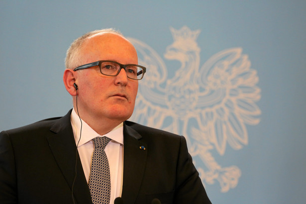 Timmermans: Po otrzymaniu odpowiedzi polskiego rządu będę chciał przyjechać do Warszawy [WIDEO]