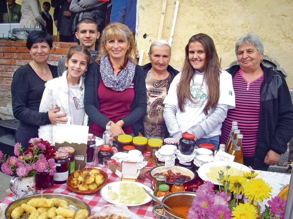 Najbolju banicu od svežih domaćih proizvoda umesila je Nataša Ćirković uz pomoć vredne ekipe pomagača
