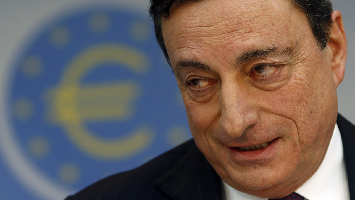 Europejski Bank Centralny jest gotowy do użycia dostępnych instrumentów, jeśli wzrośnie ryzyko dalszego spadku inflacji w strefie euro - poinformował Prezes Europejskiego Banku Centralnego Mario Draghi. Draghi zasugerował, że decyzja w sprawie zmian w polityce monetarnej może zostać podjęta w marcu.