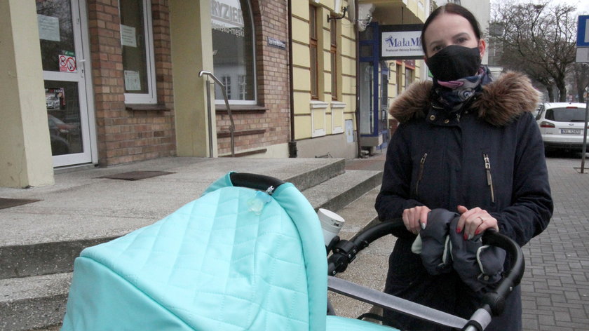 Nie powinni w tak ciężkim okresie obniżać jeszcze zasiłku macierzyńskiego – mówi pani Aleksandra Kuzia. 