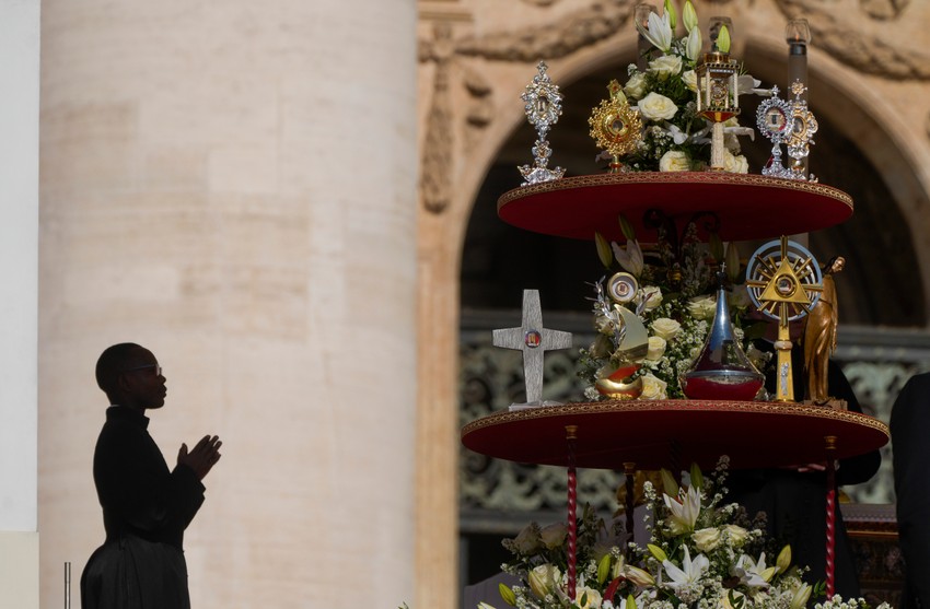 Relikvije deset novih svetaca