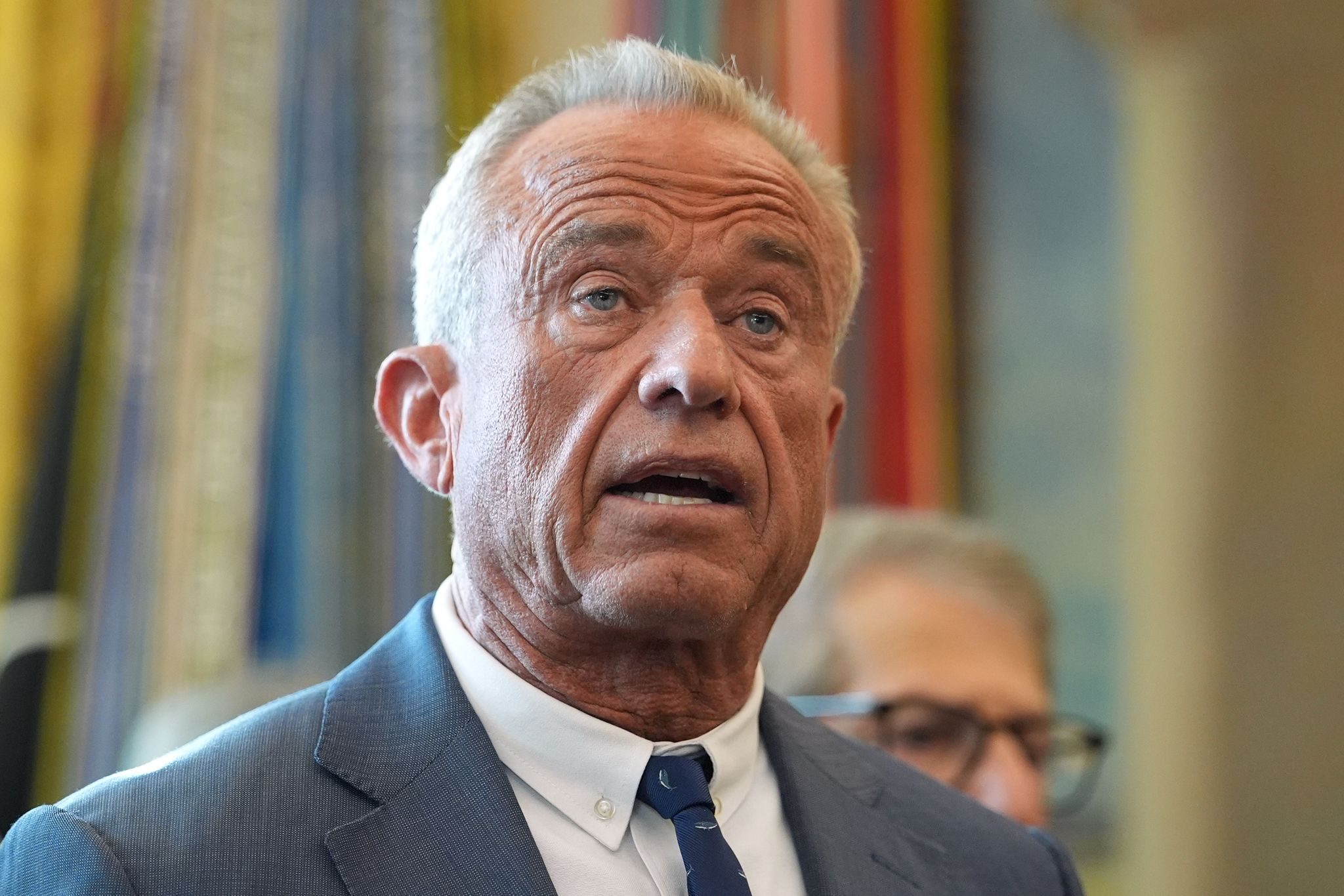 Kennedy attackiert Deutschland: 1.000 Ärzte strafrechtlich verfolgt