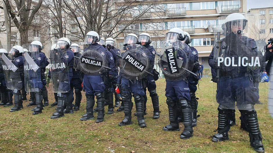 Policjanci przed Sejmem