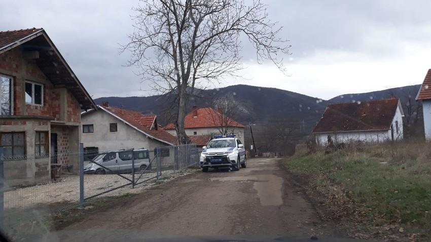 Policijske patrole i helikopteri u selima oko Knjaževca
