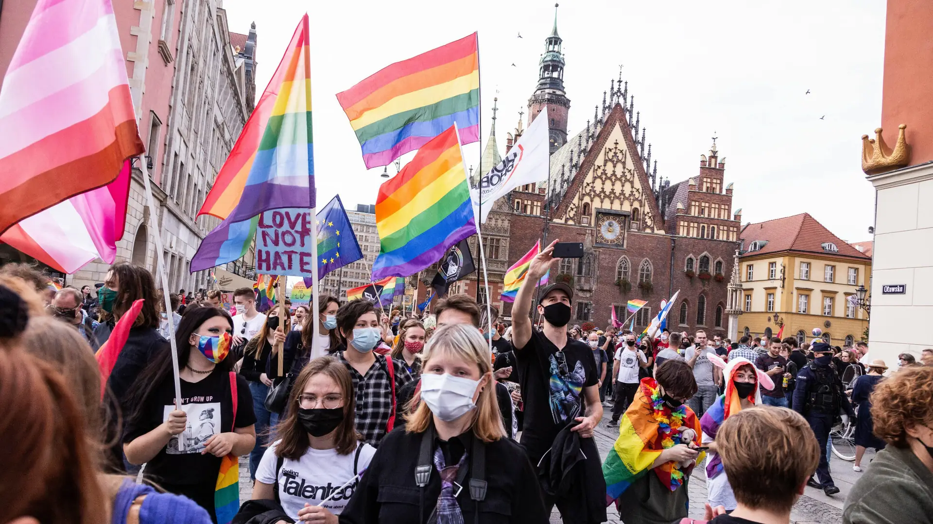 Wrocław przyjął Deklarację Szacunku i Praw Człowieka. Kontra dla "Stref wolnych od LGBT"