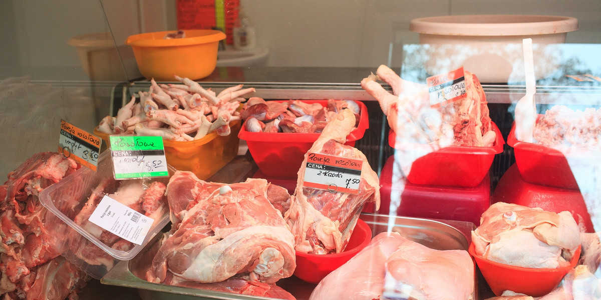 Mięso z południowoamerykańskich krajów jest tańsze od unijnego, ze względu na niższe wymagania dotyczące dobrostanu zwierząt i jakości produktów.