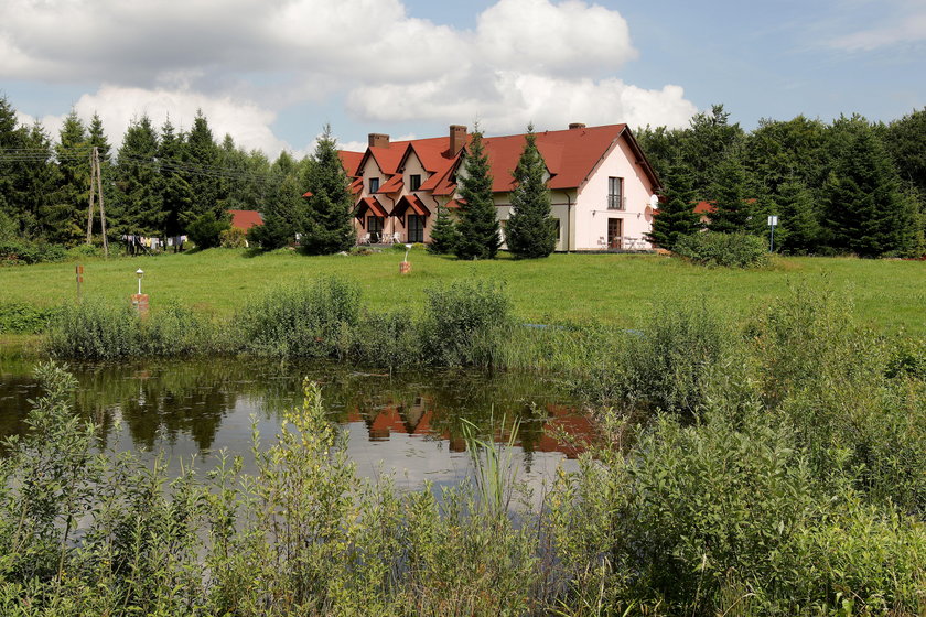 Zajazd na Łysej Górze w miejscowości Cieszonko koło Sianowa