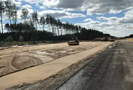 Uwaga, ląduje samolot! Drogowe odcinki lotniskowe w Polsce